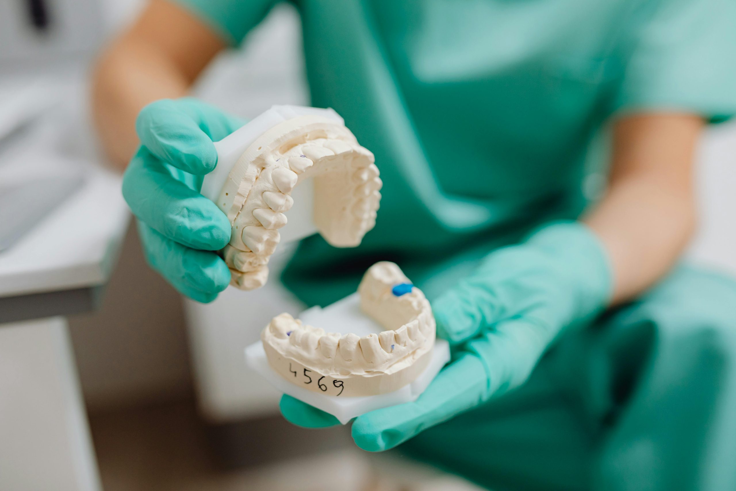 Clínica Odontológica Amorós - Torredembarra 3 es una maqueta de una prótesis dental
