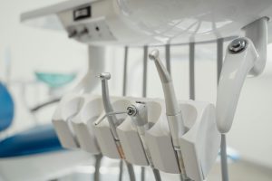 utensilios de una cl&iacute;nica dental